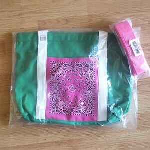 Bloomingdale’s Big Canvas Tote Crossbody Bag 17" × 13" Beach, Gym, Shopp…